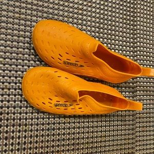 Speedo water shoes size 7/8